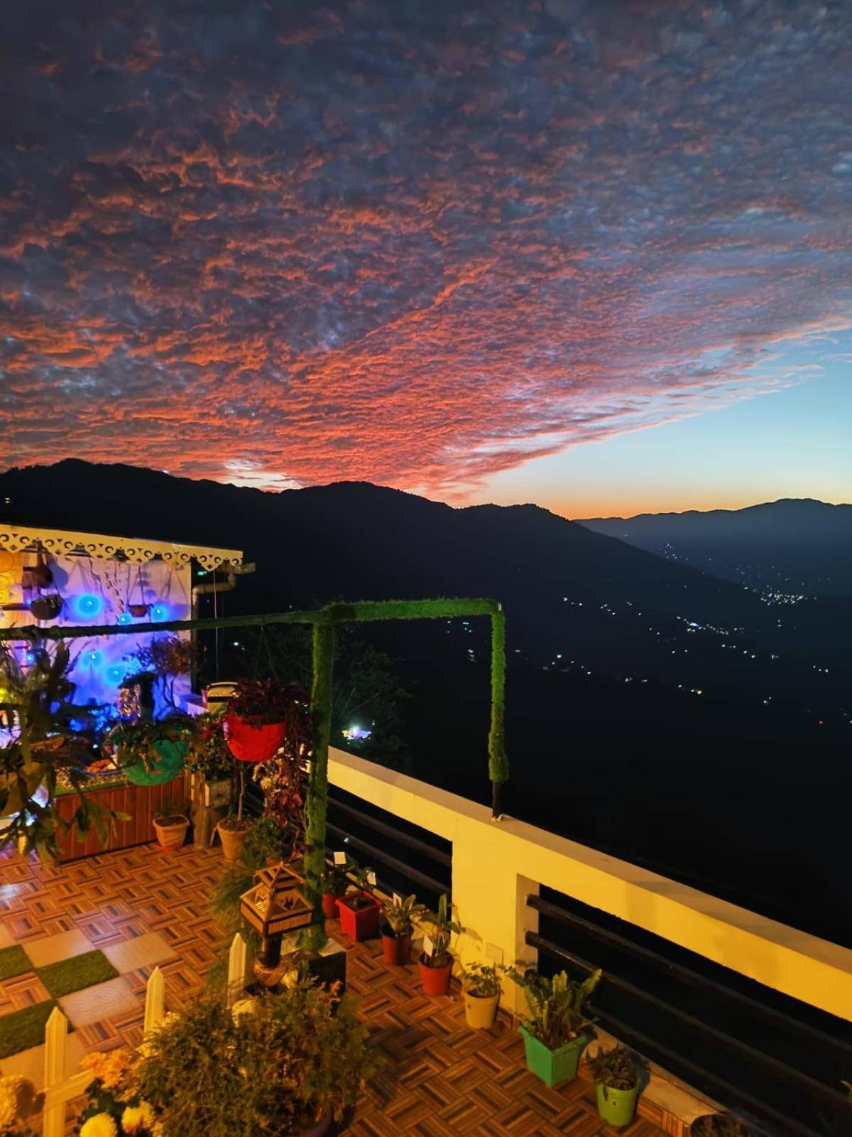 The Sunset Nest Offbeat Homestay Darjeeling  Ngoại thất bức ảnh